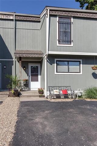6602 Halsey St, Shawnee, KS 66216 - photo 2
