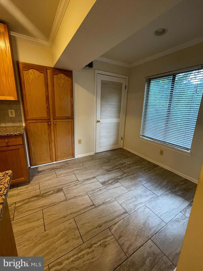 9564 Cannoneer Ct unit 202, Manassas, VA 20110 - photo 5