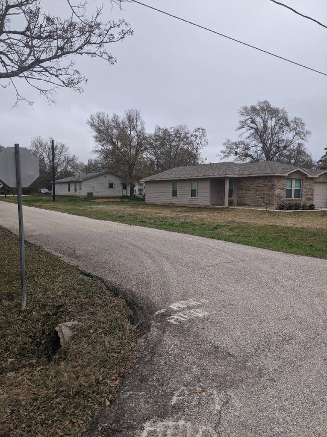 0 Sledge unit 78015579, Waller, TX 77484 - photo 2