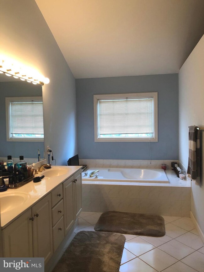 4020 Dogberry Ln, Fairfax, VA 22033 - photo 6