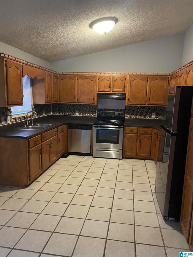 8572 Woodview Ln, Pinson, AL 35126 - photo 5