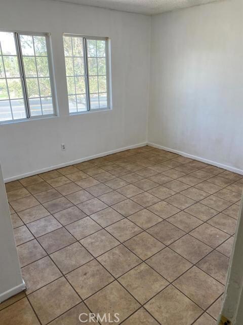 15135 Hesperia Rd, Victorville, CA 92395 - photo 6