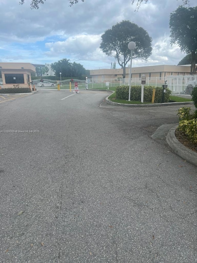 Breakwaters unit 27, West Palm Beach, FL 33401 - photo 6