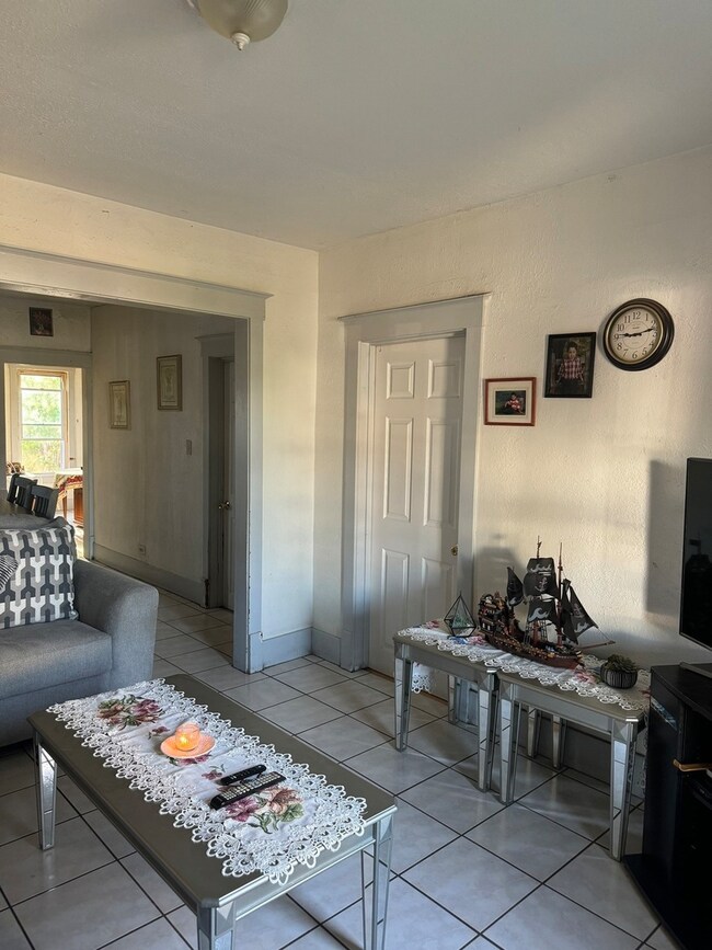 446 S Jackson St, Waukegan, IL 60085 - photo 2