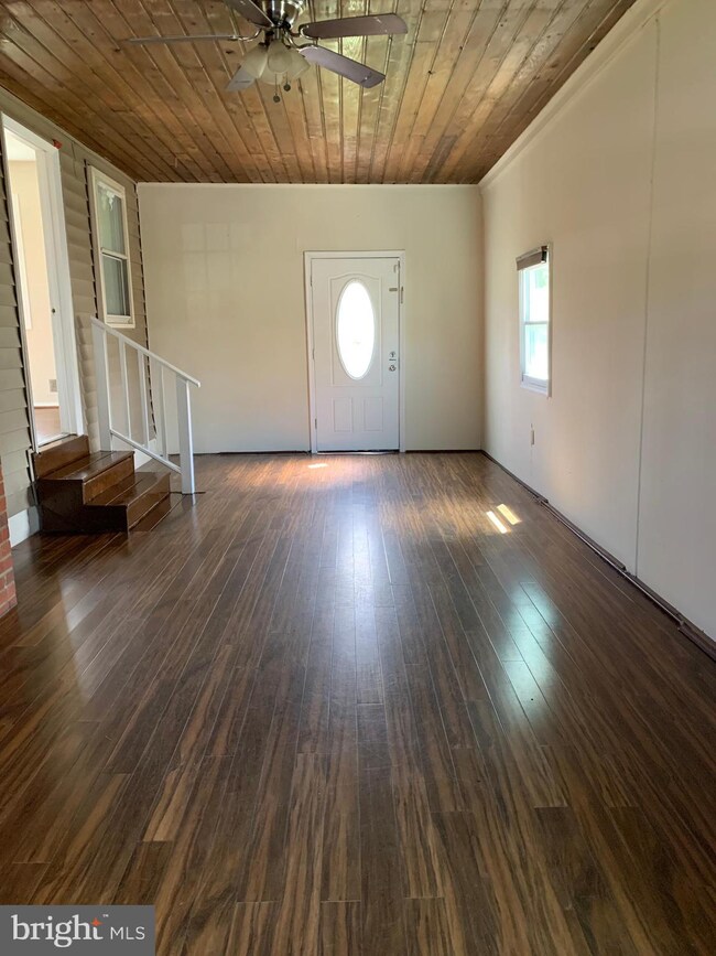 10013 Dubarry St, Glenn Dale, MD 20769 - photo 6