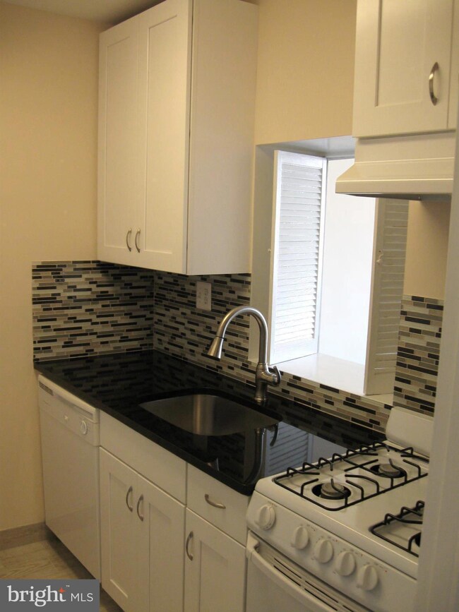 River Place South unit 828, Arlington, VA 22209 - photo 2