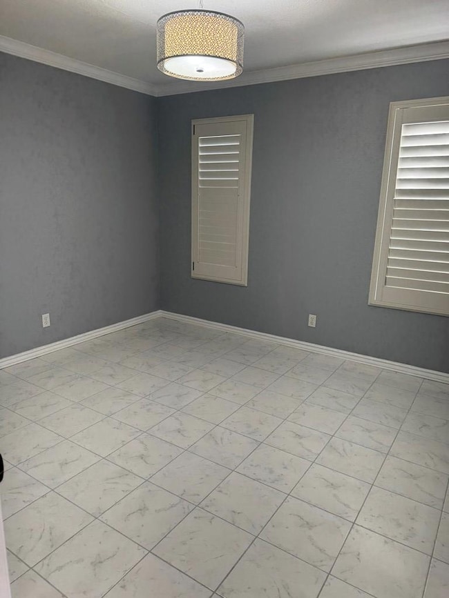 403 Crenshaw Dr, Midland, TX 79705 - photo 5