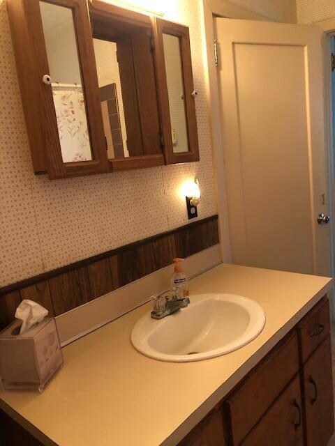 Full bath 2