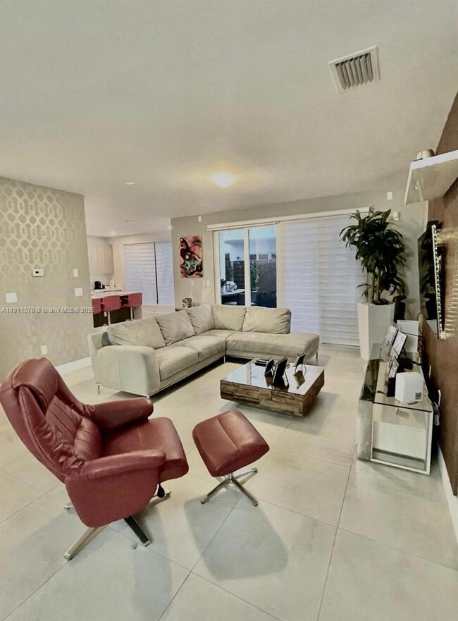 6846 NW 103rd Ave, Doral, FL 33178 - photo 6