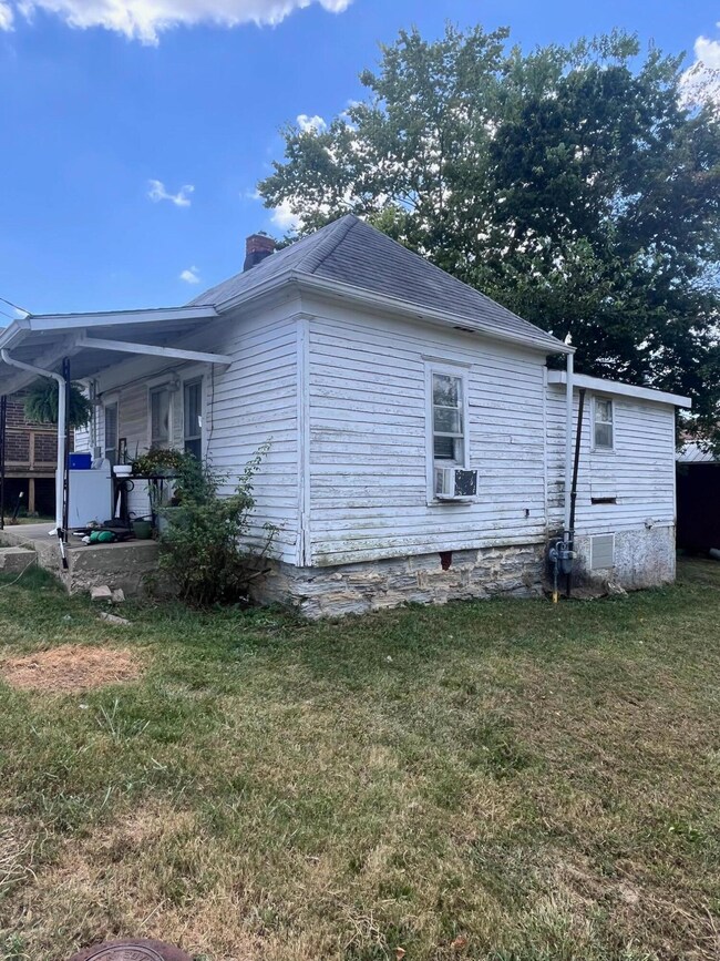 107 N Lister St, Ava, MO 65608 - photo 6