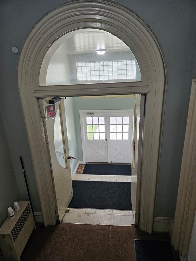 255 N Spring St unit 2, Elgin, IL 60120 - photo 3