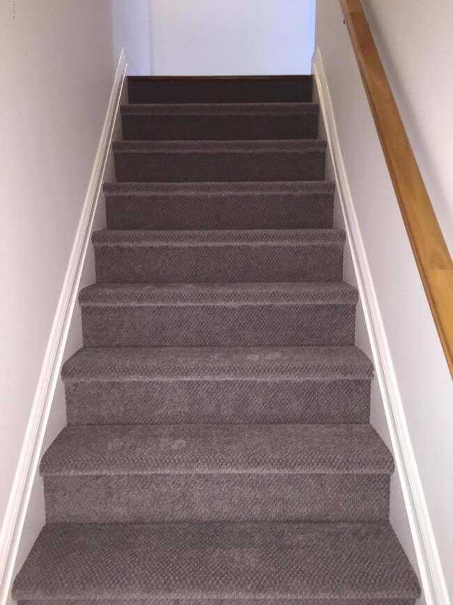 285 Davis Ave unit 2B, Greenwich, CT 06830 - photo 2