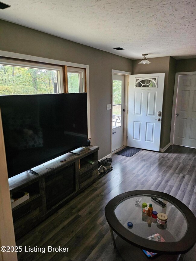 3005 Blevins Gap Rd, Louisville, KY 40272 - photo 6