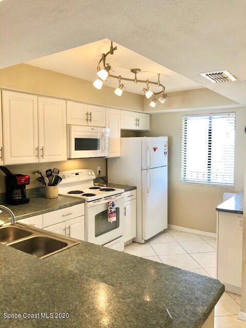 H Kitchen 2