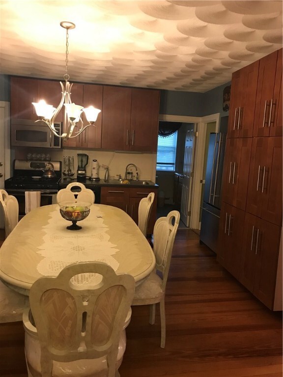 56 Baxter St, Pawtucket, RI 02861 - photo 5