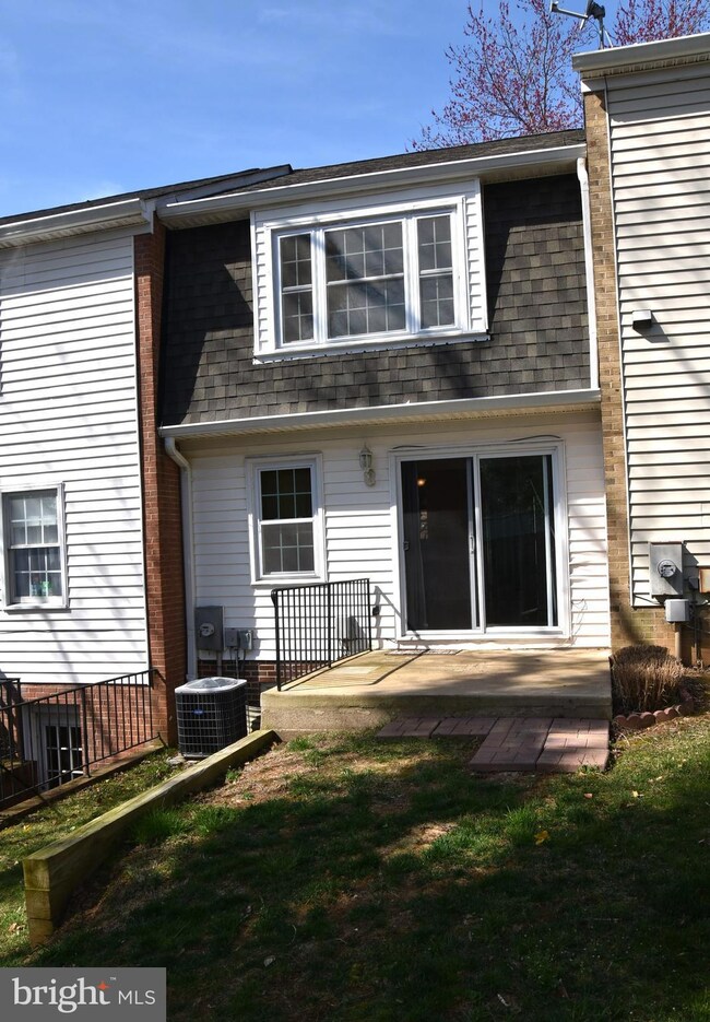 270 Fairfield Dr, Warrenton, VA 20186 - photo 5