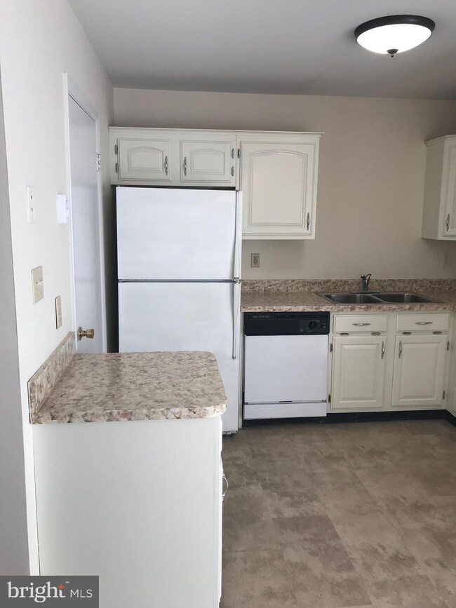 79 Carnival Dr, Taneytown, MD 21787 - photo 5