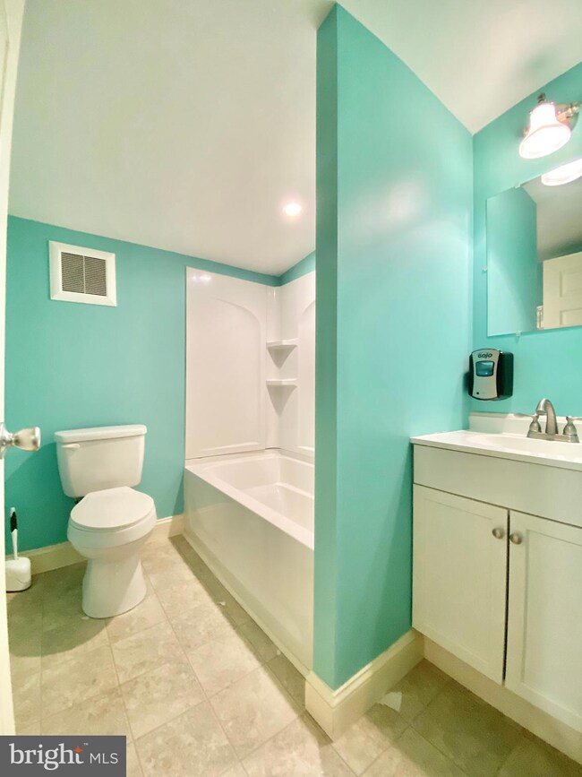 8329 Delaware Ave, Upper Darby, PA 19082 - photo 3