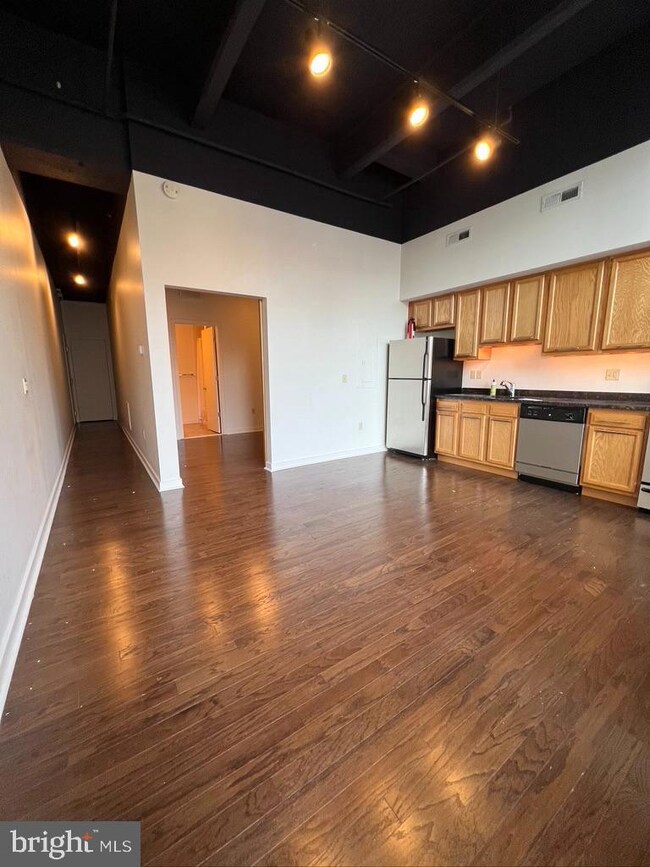 801 Walnut St unit 302, Philadelphia, PA 19107 - photo 5