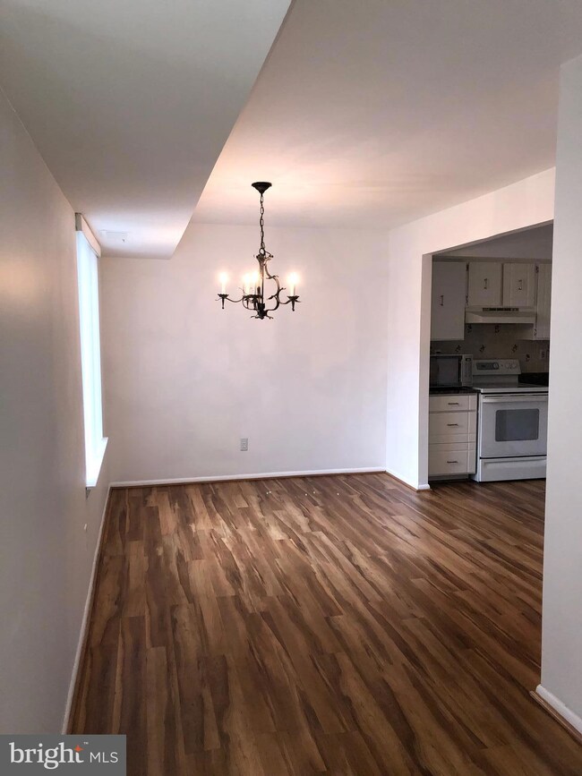 607 Village Heritage unit 607, Ardmore, PA 19003 - photo 5