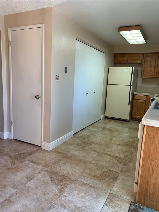 848 Parkside Dr unit 4, Sparks, NV 89434 - photo 6