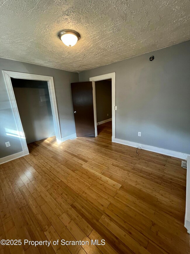 205 S Hyde Park Ave unit 1st floor, Scranton, PA 18504 - photo 3