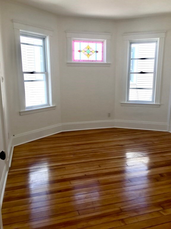 17 Rowell St unit 2, Dorchester, MA 02125 - photo 6