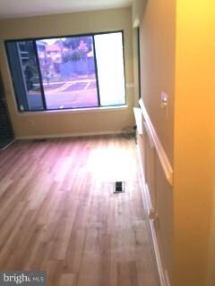 18479 Stone Hollow Dr, Germantown, MD 20874 - photo 7