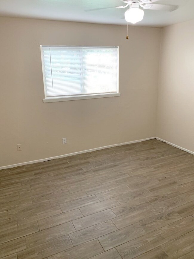 14302 Laredo St unit 1, Houston, TX 77015 - photo 5