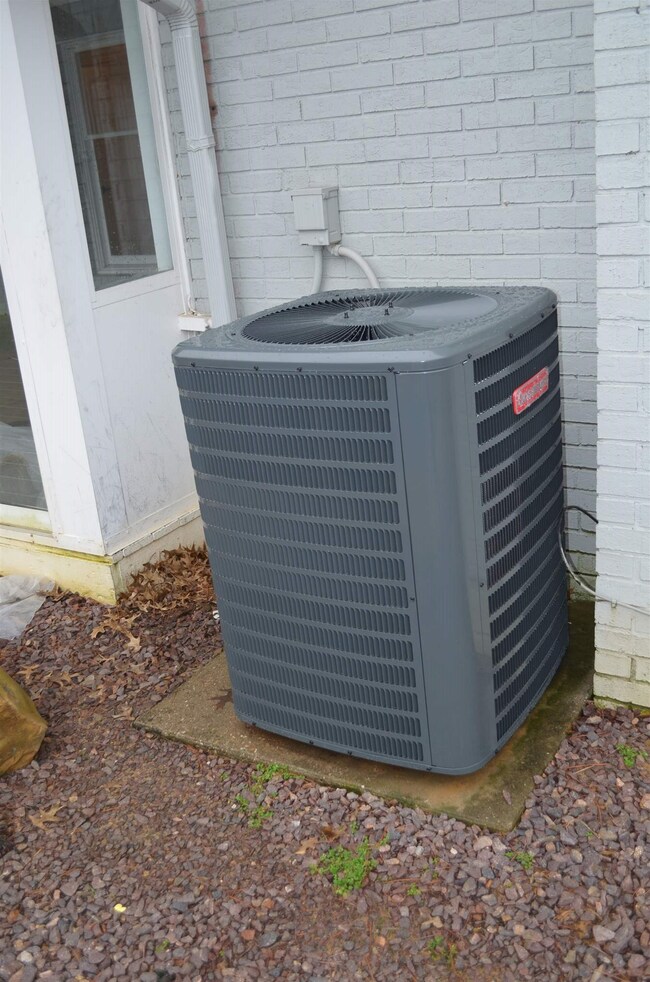 8300 Roberts Ridge Rd, Newburgh, IN 47630 - photo 7