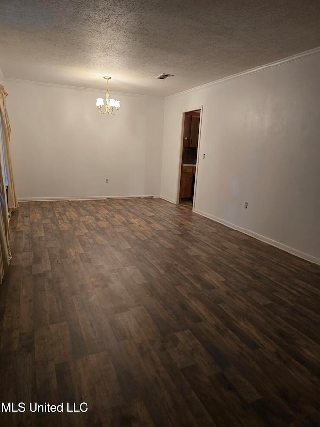 256 Pinehurst Cir, Hazlehurst, MS 39083 - photo 2