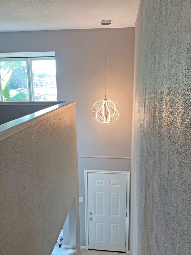 Brand new Light Fixture (Close-up view!)