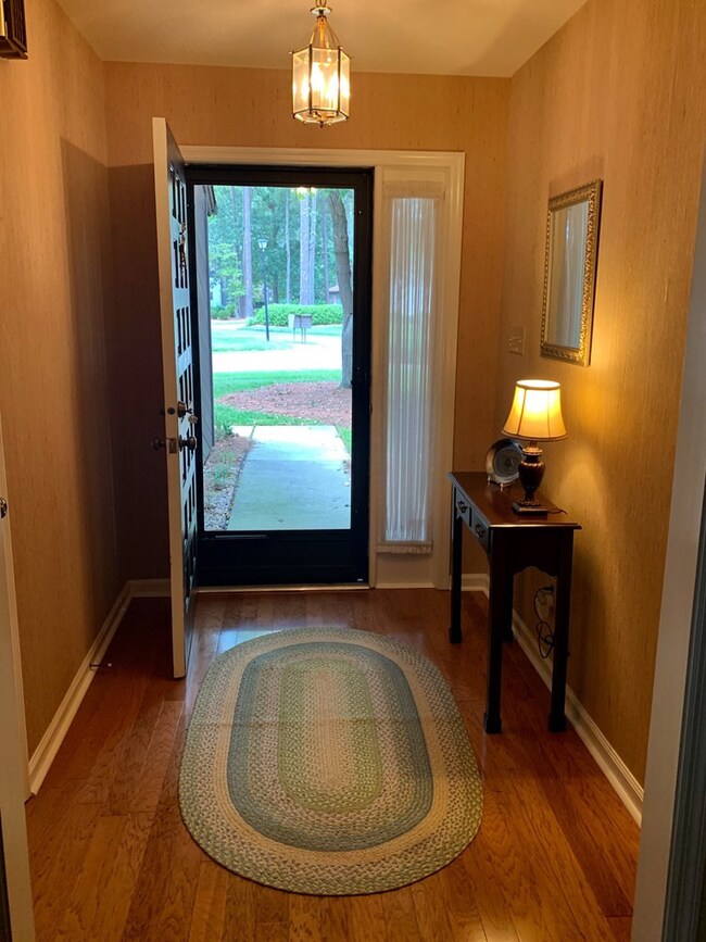 Entry/Foyer