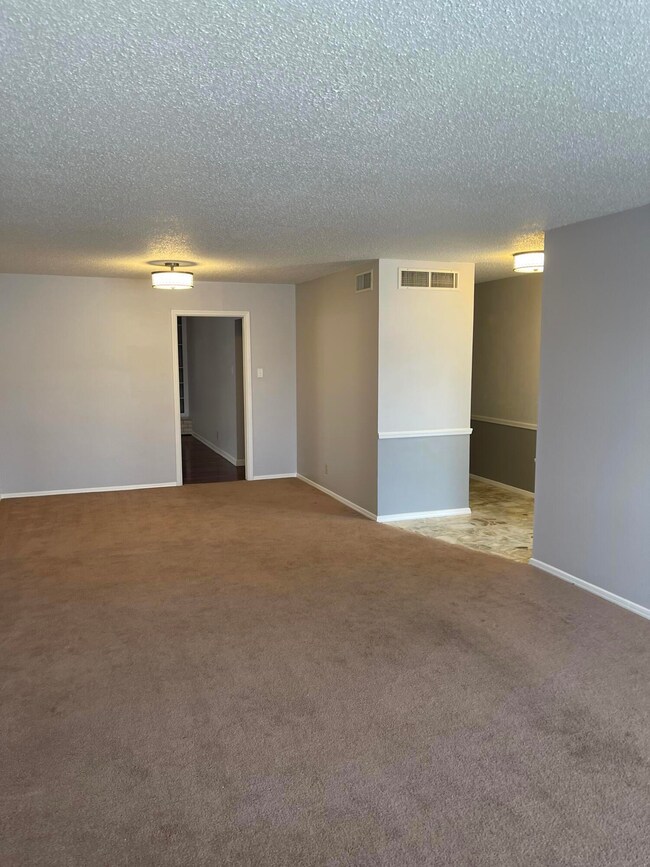 10632 Janway Dr, El Paso, TX 79935 - photo 5