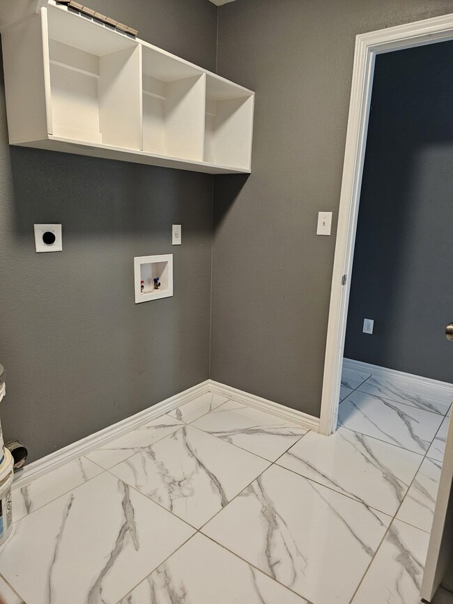 357 Riverhill Loop, Laredo, TX 78046 - photo 7