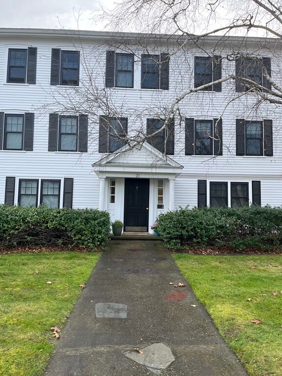 20 Pleasant St unit 3, Cohasset, MA 02025 - photo 2