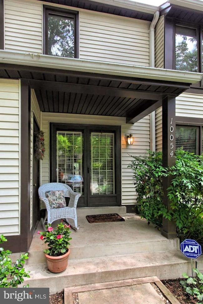 10054 Beacon Pond Ln, Burke, VA 22015 - photo 3