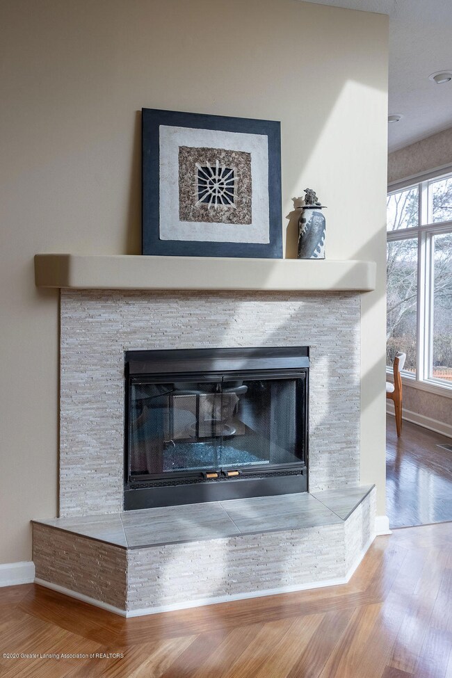 Two-way fireplace