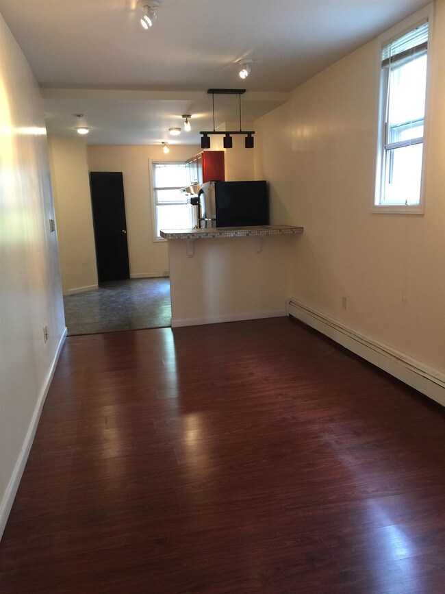 320 Summit Ave unit 4, Jersey City, NJ 07306 - photo 3