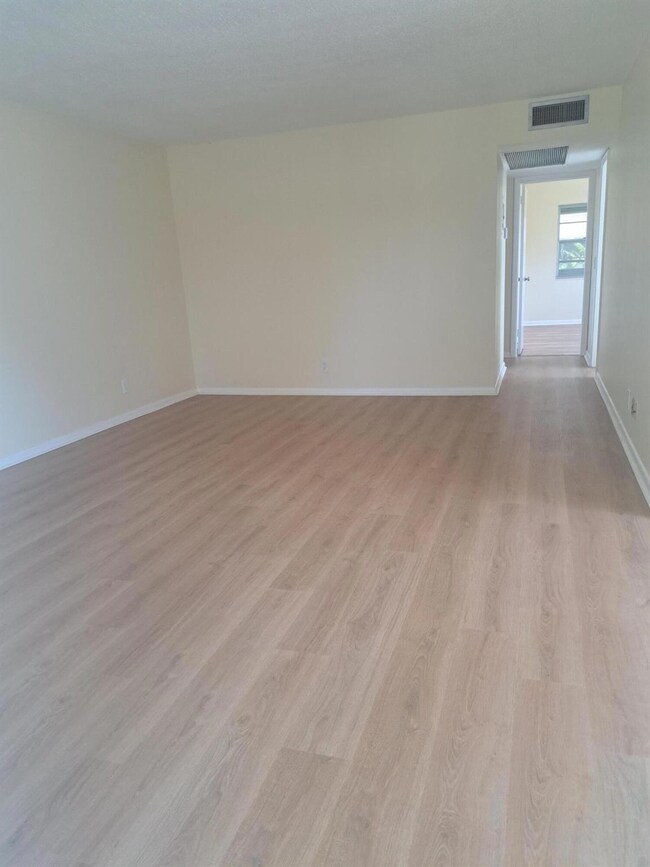 241 Sheffield J, West Palm Beach, FL 33417 - photo 6