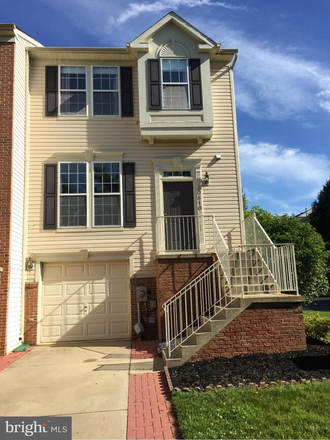 20810 Mountain Lake Terrace, Germantown, MD 20874 - photo 2