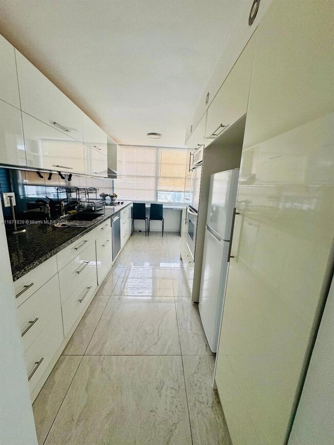 18071 Biscayne Blvd unit 1104, Aventura, FL 33160 - photo 4