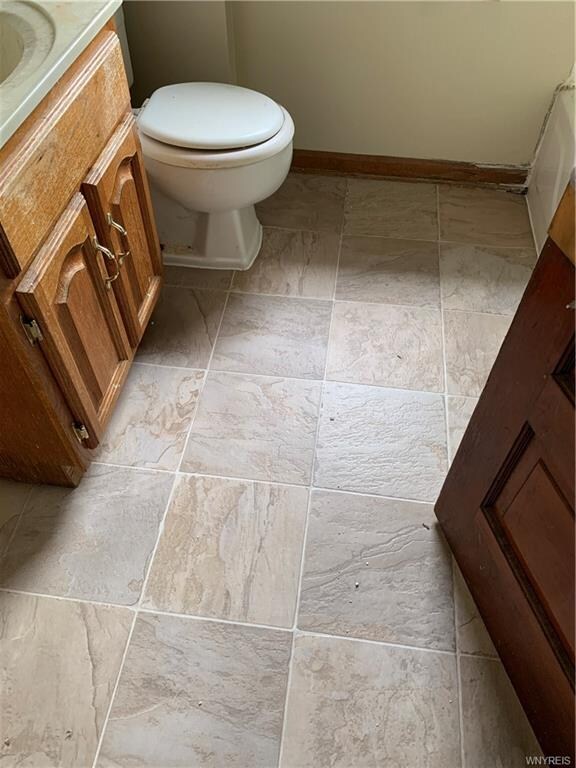 712 17th St, Niagara Falls, NY 14301 - photo 4