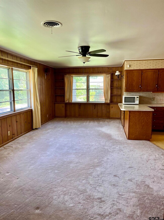 1015 Rhodes Dr, Tyler, TX 75701 - photo 4