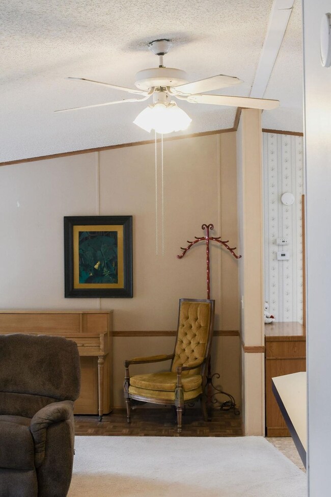 15008 N Savannah Ln, Mead, WA 99021 - photo 6