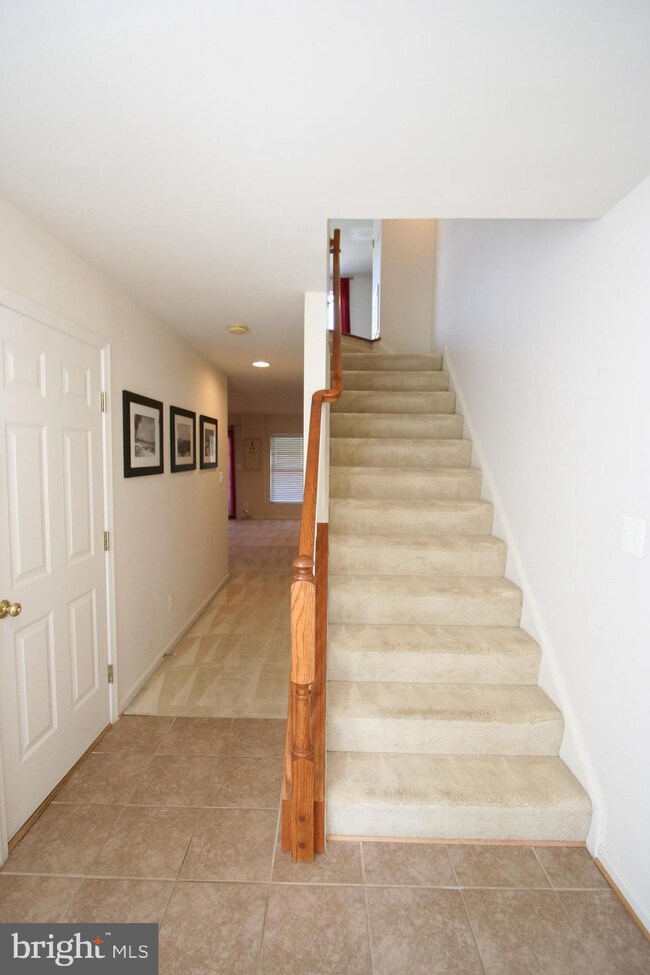9167 Ribbon Falls Loop, Bristow, VA 20136 - photo 3