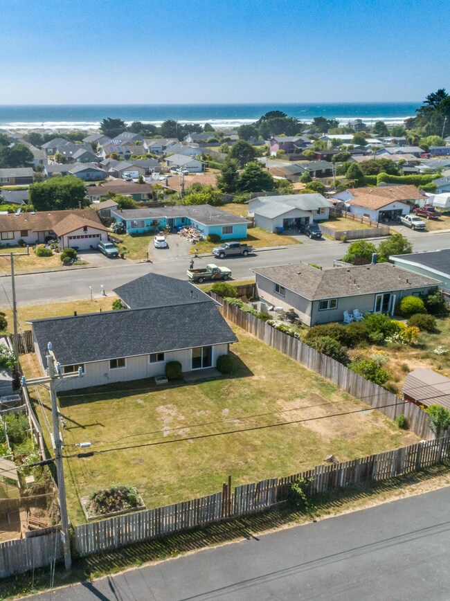 1891 Wavecrest Ave, McKinleyville, CA 95519 - photo 3