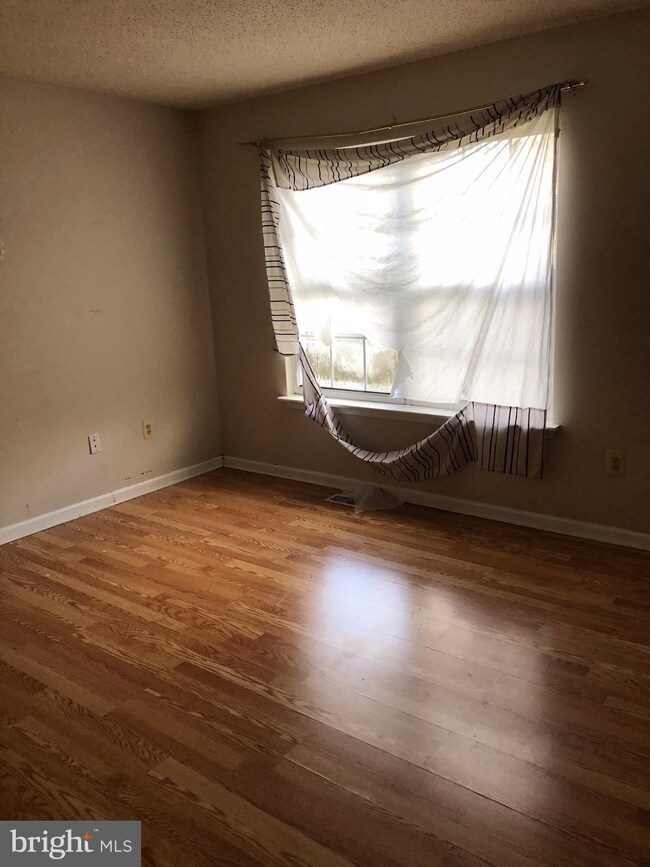 7446 Catterick Ct, Windsor Mill, MD 21244 - photo 4