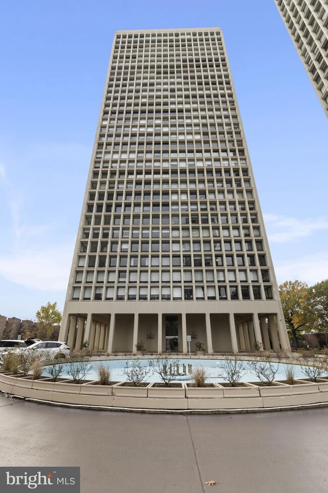 Society Hill Towers unit 21E, Philadelphia, PA 19106 - photo 6