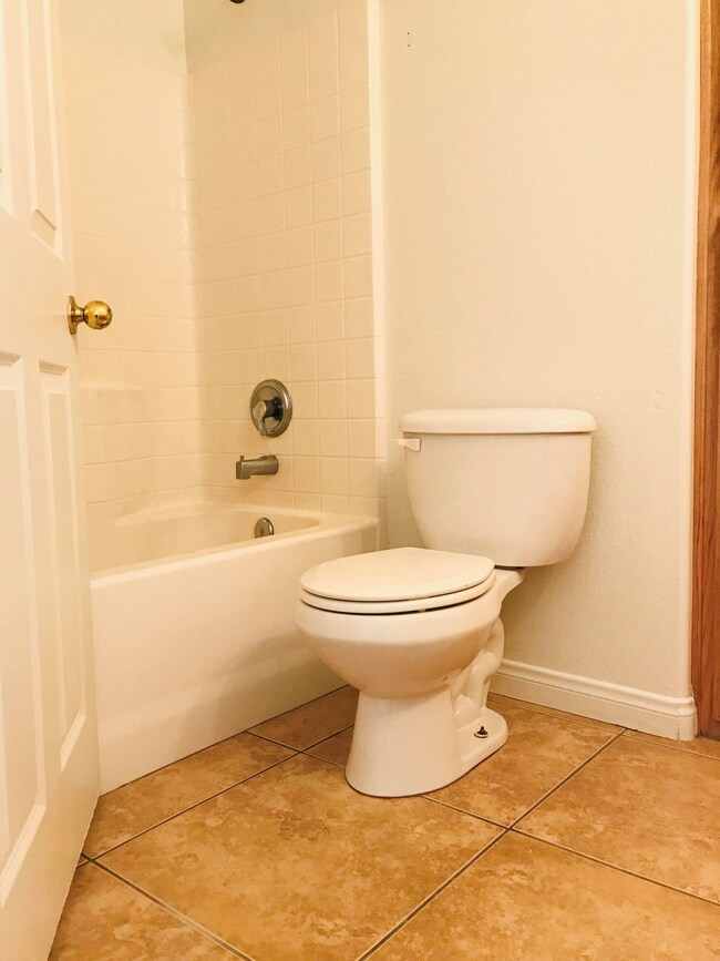 16403 Wimbleton Dr, Victorville, CA 92395 - photo 6